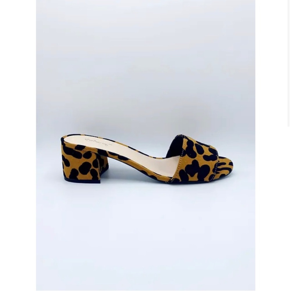 NIB QUPID Leopard Sandal